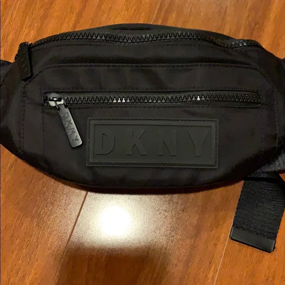DKNY FANNY PACK